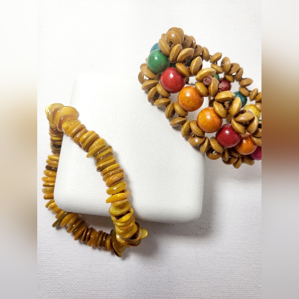 Shells, colored wood beaded - Picture 6 of 14